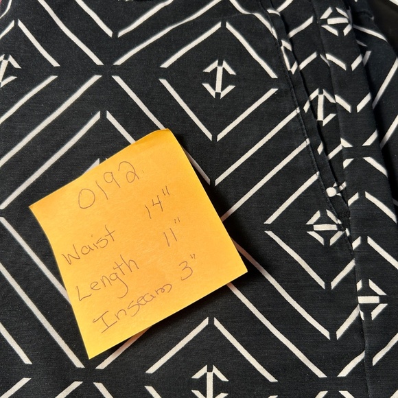 Joe Fresh Black Shorts with White accents Size 0 - Picture 8 of 8